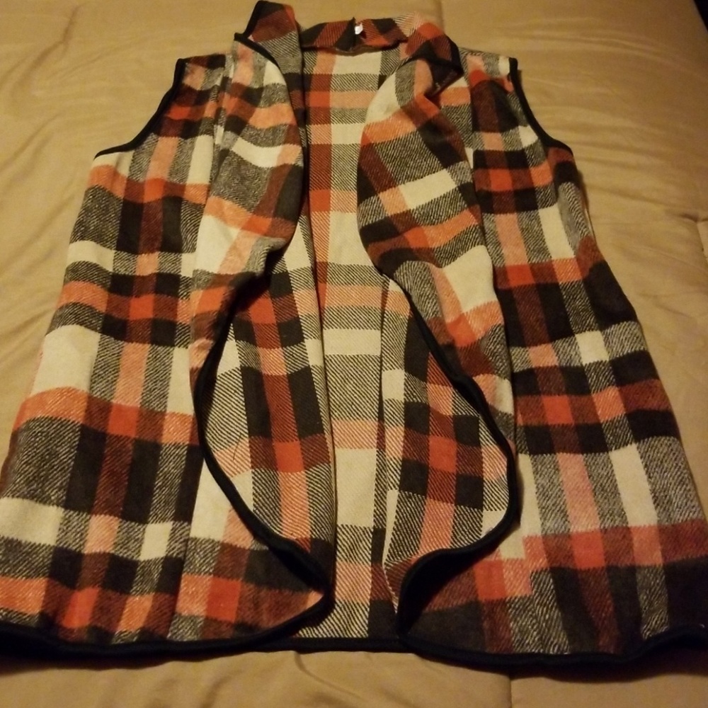 **LAST ONE**Fall plaid sleeveless open vest - Picture 2 of 4